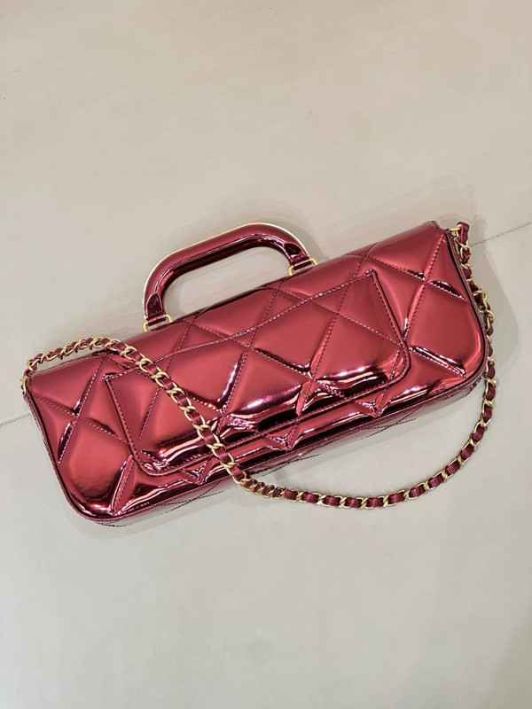 Chanel Fall-Winter 2025/26   Large Flap Bag With Top Handle   Metallic Mirror Calfskin & Gold-Tone Metal  Burgundy