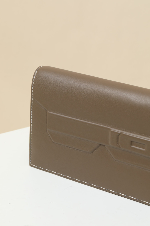 Hermès Shadow Clutch 8Q Etoupe Swift Leather