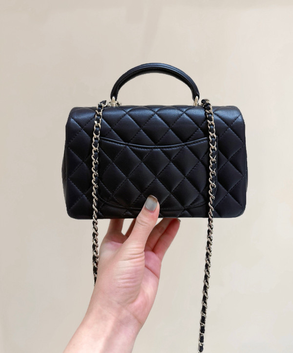 Chanel FALL-WINTER 2025/26 MINI CLASSIC HANDBAG WITH TOP HANDLE   Lambskin, Strass & Gold-Tone Metal  Black
