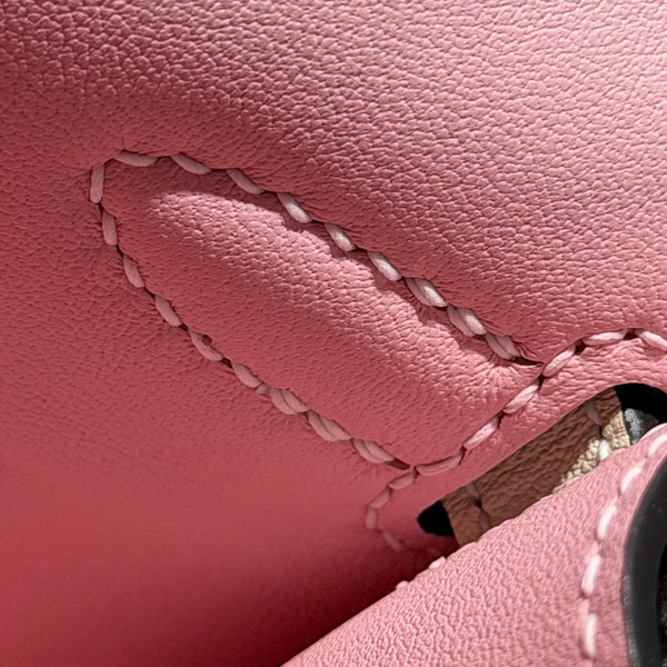 Hermès Special Order (HSS) Kelly Pochette Craie and Pink Sakura Swift Gold Hardware