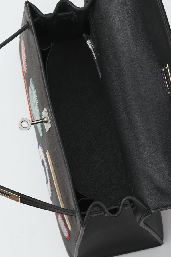Hermès Kelly 25 Sellier Broderie Colla Noir Swift & Niloticus Crocodile Palladium Hardware