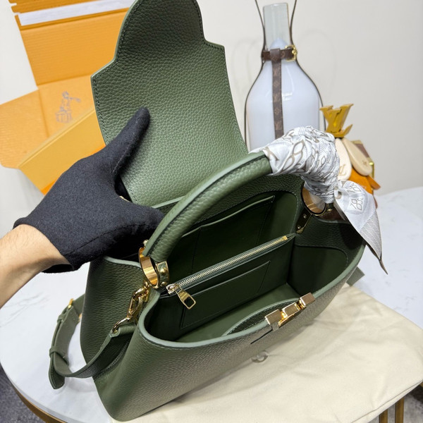 Louis Vuitton M25474 Capucines MM 