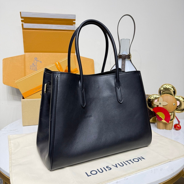 Louis Vuitton Vendôme MM in Black M26338