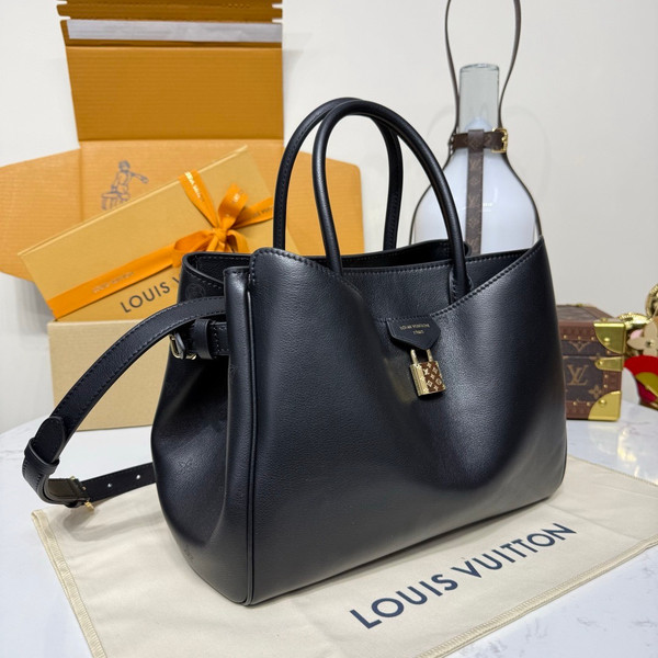  Louis Vuitton Vendôme PM in Black (M26502).
