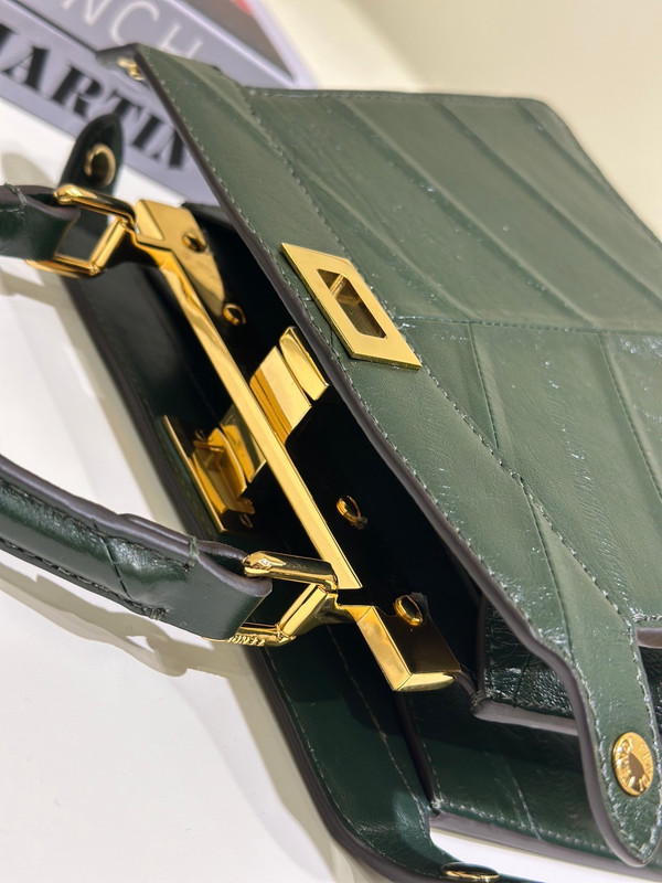 Fendi Peekaboo ISeeU Petite | Inlaid Green Hagfish Leather