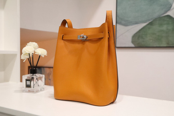 Hermès So Kelly Mini 18:  Orange Swift Leather