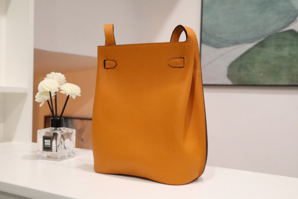 Hermès So Kelly Mini 18:  Orange Swift Leather