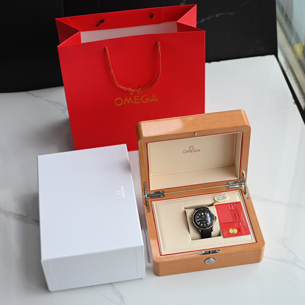 Omega Seamaster 300 Black Ceramic and Sedna Gold 43.5mm