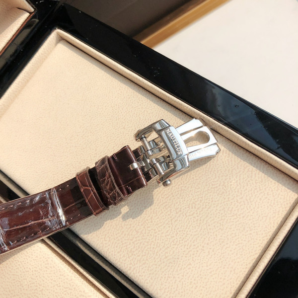 Patek Philippe Nautilus 7010R Ladies Quartz Watch Silver Grey Diamond Bezel
