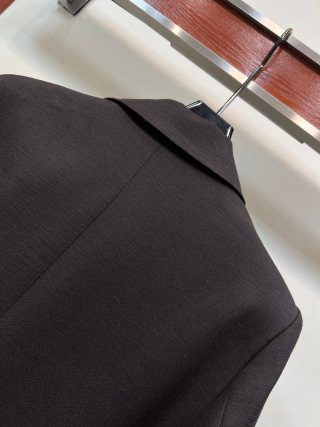 Louis Vuitton Spring/Summer 26 Linen Blend V-Neck Blazer
