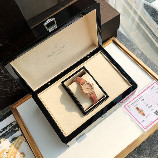 Patek Philippe Nautilus 7010R Rose Gold Ladies Watch 32mm