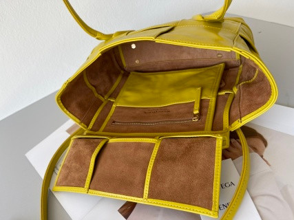 Bottega Veneta Arco 48 - Chartreuse