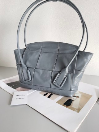 Bottega Veneta Arco 48 - Dove Grey