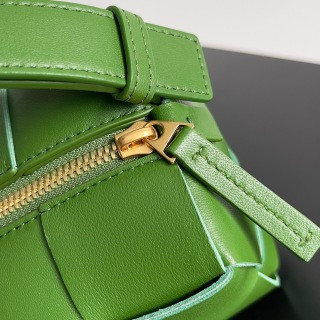 Bottega Veneta Brick Cassette - Grass Green