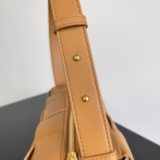 Bottega Veneta Brick Cassette - Caramel