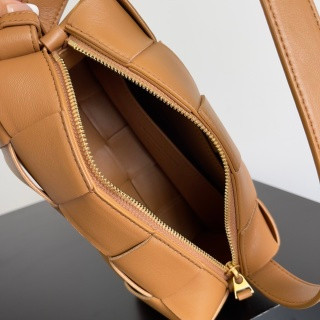 Bottega Veneta Brick Cassette - Caramel