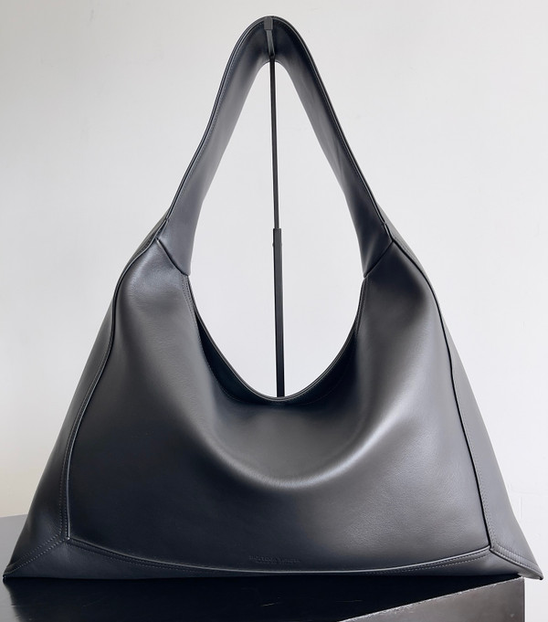 Bottega Veneta Jodie Intrecciato Leather Hobo Bag - Black
