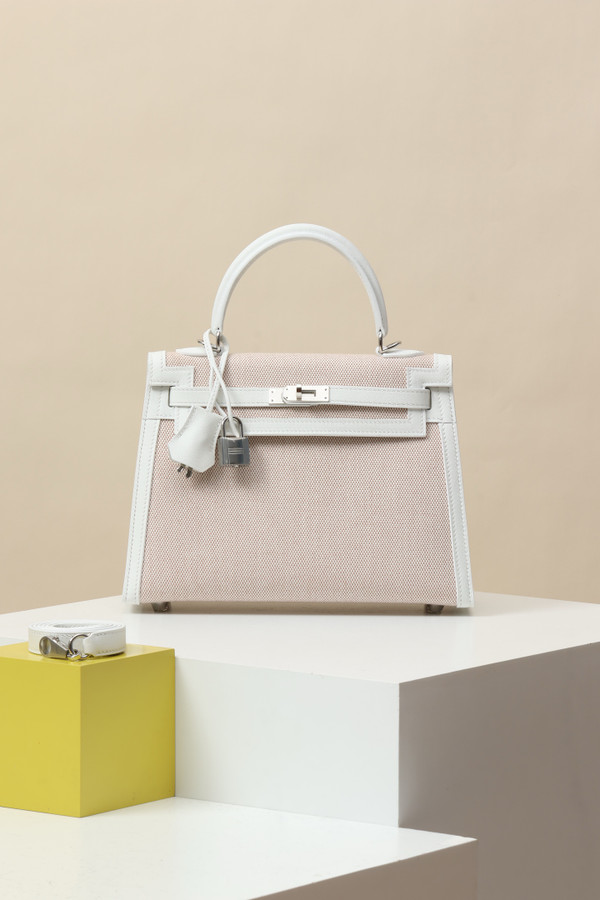 Hermès Kelly 25 – White 01 Swift/Canvas PHW