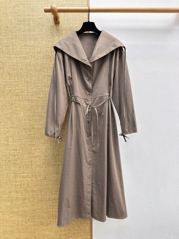 Hermès Early Autumn 2026 H-Jacquard Large Collar Trench Dress – Taupe