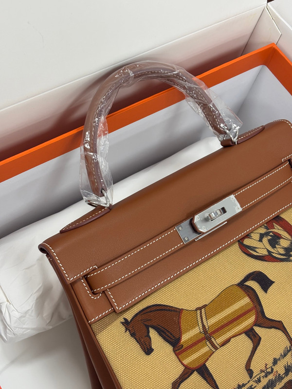 Hermès Kelly 28 Limited Edition Horse Totem Canvas
