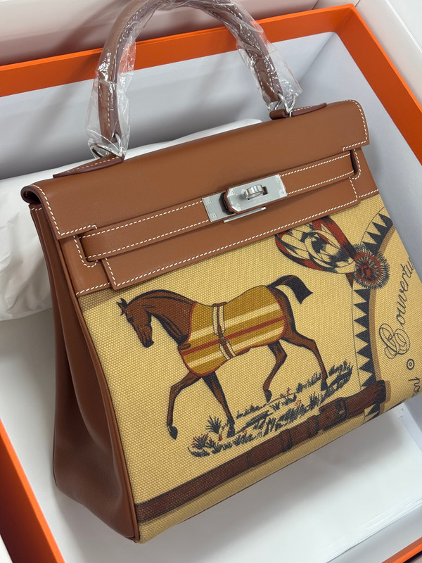 Hermès Kelly 28 Limited Edition Horse Totem Canvas
