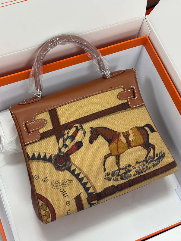 Hermès Kelly 28 Limited Edition Horse Totem Canvas