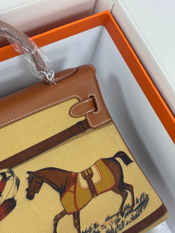 Hermès Kelly 28 Limited Edition Horse Totem Canvas