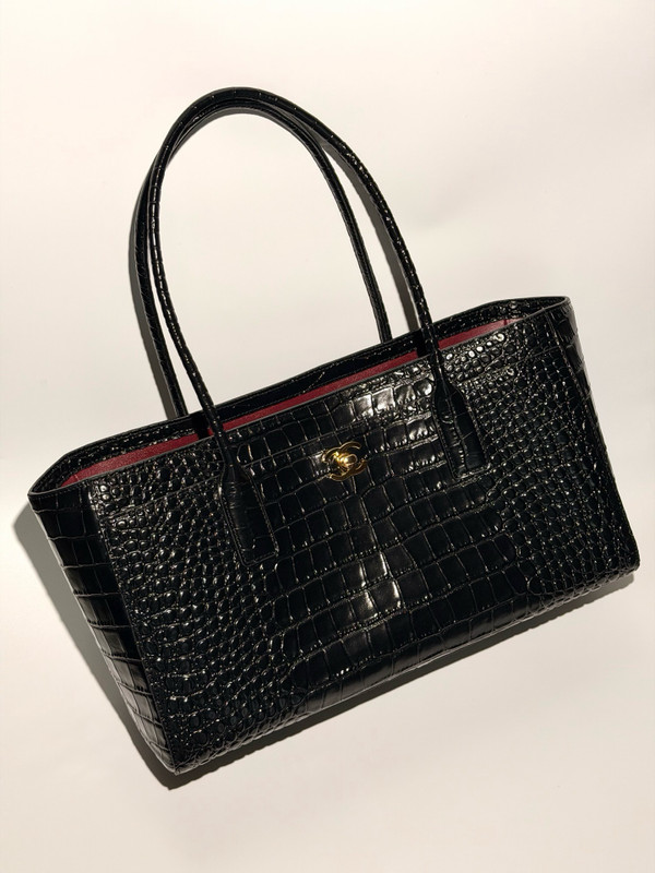 Chanel Executive Cerf Tote Black Shiny Crocodile Gold Hardware