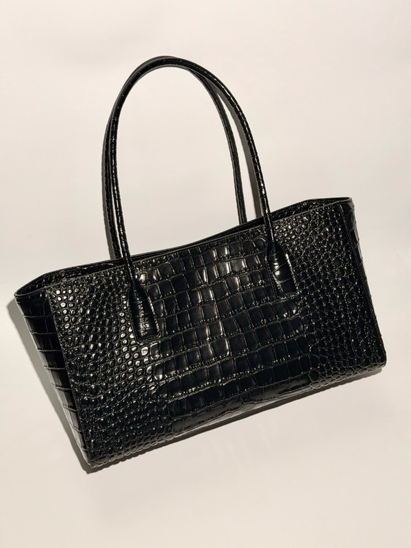 Chanel Executive Cerf Tote Black Shiny Crocodile Gold Hardware