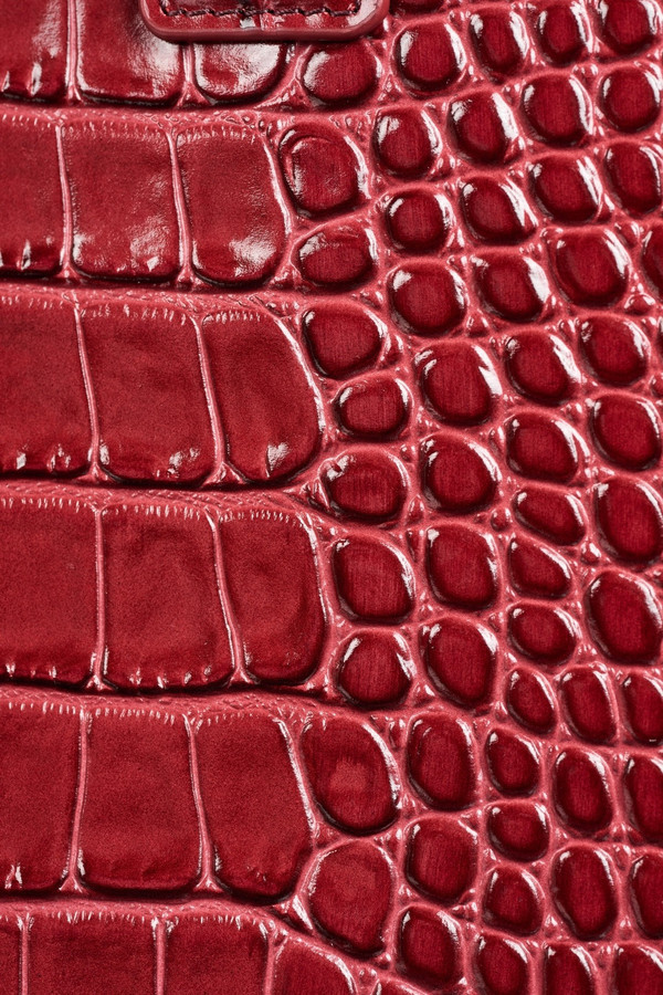 Chanel Executive Cerf Tote Bordeaux Shiny Crocodile Gold Hardware