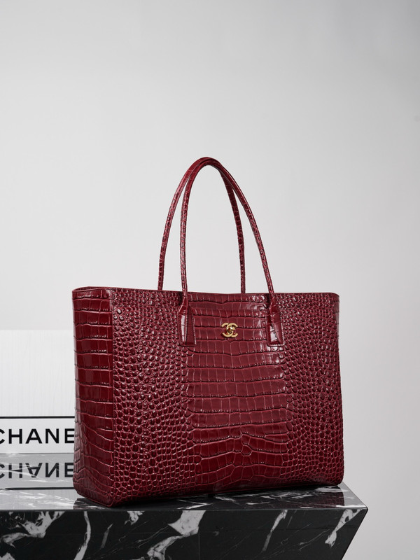 Chanel Executive Cerf Tote Bordeaux Shiny Crocodile Gold Hardware