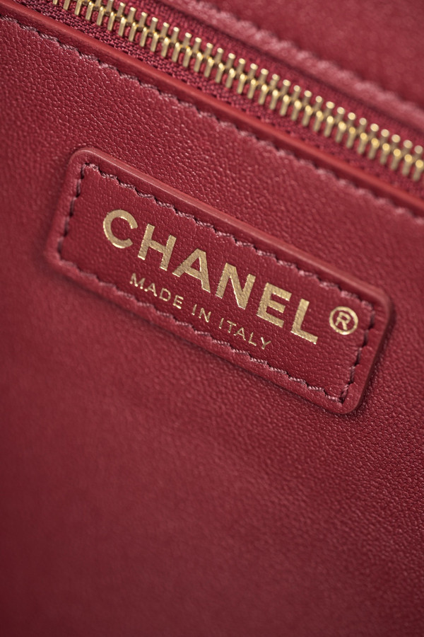 Chanel Executive Cerf Tote Bordeaux Shiny Crocodile Gold Hardware