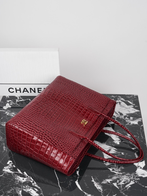 Chanel Executive Cerf Tote Bordeaux Shiny Crocodile Gold Hardware