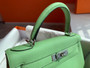 Hermes 3I Vert Criquet  Kelly 28 cm Togo Palladium Hardware  Hermes 3I Vert Criquet  Kelly 28 cm Togo Palladium Hardware