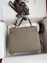 HERMES KELLY 28 SELLIER M8 GRIS ASPHALTE EPSOM GOLD HARDWARE HERMES KELLY 28 SELLIER M8 GRIS ASPHALTE EPSOM GOLD HARDWARE