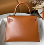 Hermès Gold Kelly 25 Box Leather Gold Hardware