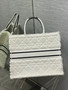 Christian Dior LARGE DIOR BOOK TOTE Latte Cannage Shearling (42 x 35 x 18.5 cm)