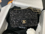 CHANEL FALL-WINTER 2024/25 BLACK EVENING BAG Sequins & Gold-Tone Metal