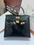 Hermès  Kelly 28 Emerald Niloticus Crocodile Gold Hardware 