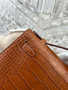 Hermès Kelly Pochette Matte Alligator Mississippiensis (Fauve PHW)