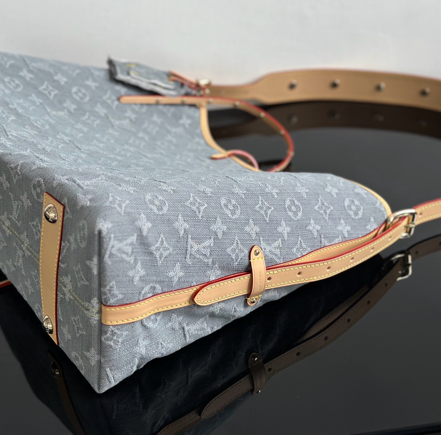 Louis Vuitton M13289 New CarryAll MM Bag - BVPRIVE