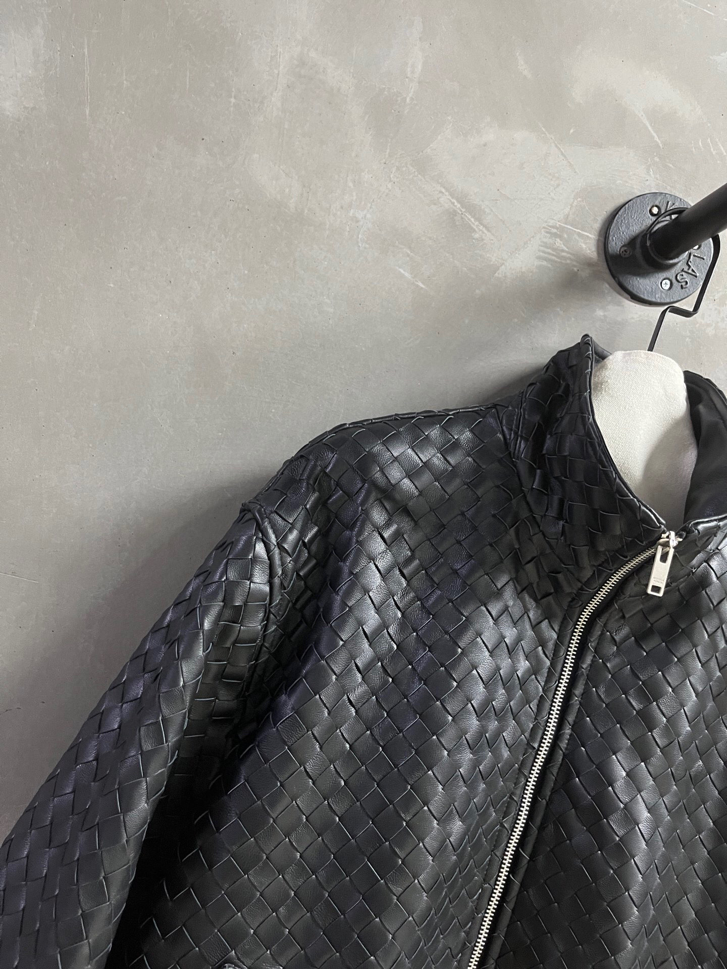 Bottega Veneta jacket.クロップドジャケット　34 Bottega Veneta Spring 2026 Hand-Knitted Nappa Jacket - Black - BVPRIVE