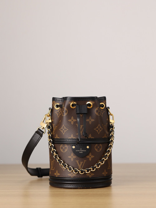 Louis Vuitton 83480 Canoé Bucket Bag - BVPRIVE