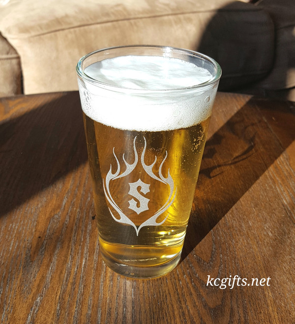 Motorcycle Pint Glass - Personalized  - Beer Glass - Beer Mug - Groomsmen Gifts - Craft Beer  - Beer Stein