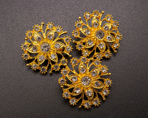 1 1/4" Yellow Gold Round Flower Brooch with Clear Rhinestones - Pack of 12