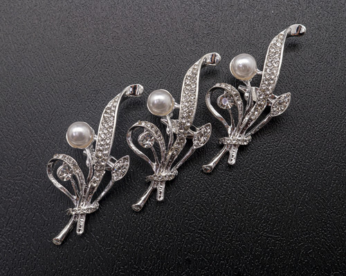 2 1/4"x 1 1/8" Silver Brooch with Clear Rhinestones and White Pearl - Pack of 12