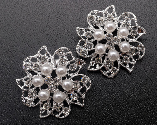1 1/4" Silver Flower Brooch with Clear Rhinestones and White Pearl - Pack of 12