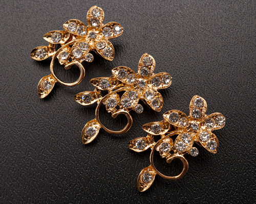1 1/2"x 7/8" Old Gold Flower Brooch with Clear Rhinestones - Pack of 12 1 1/2"x 7/8" Old Gold Flower Brooch with Clear Rhinestones - Pack of 12