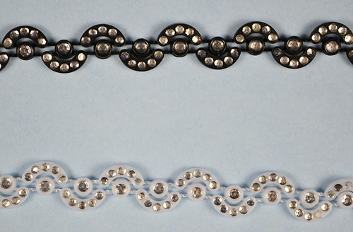 SS6 2.1 mm Plastic Trimming Chain with Rhinestones 10 Yards Long 1