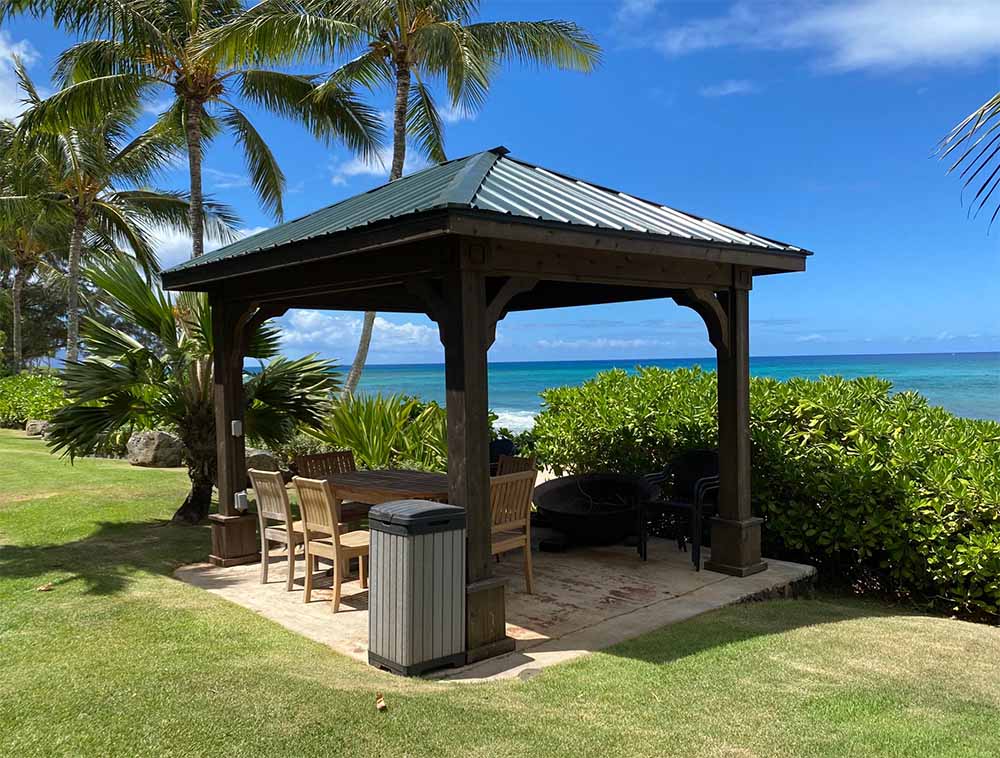 The Difference Between Fiberglass, Wood, and Vinyl Pergolas